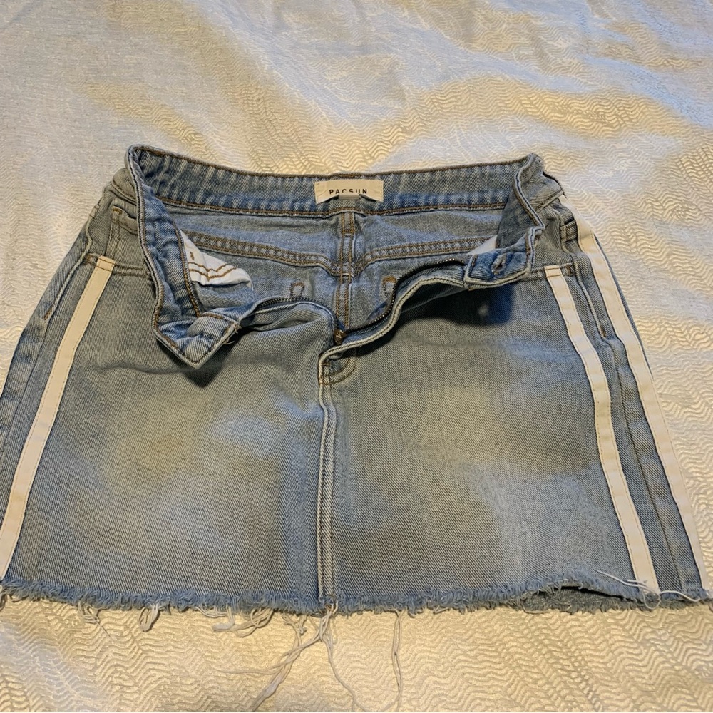 PacSun Jean skirt size 26